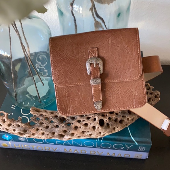 Belt Bag - Picture 1 of 4